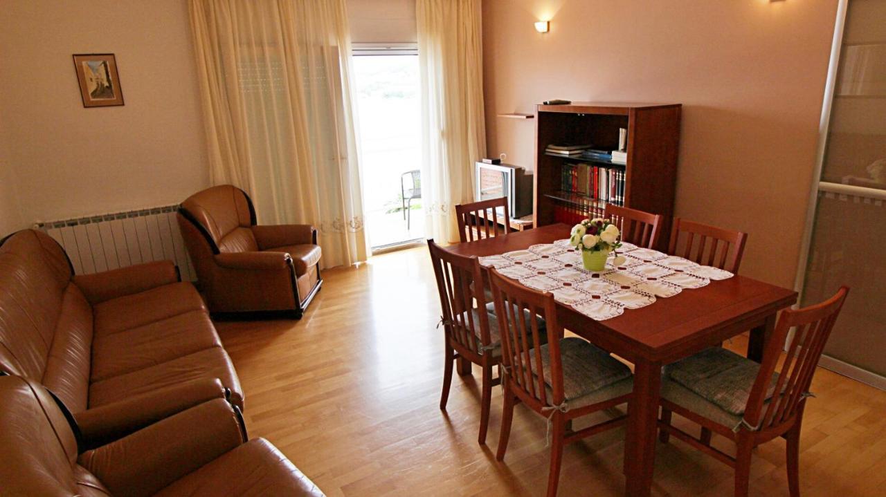 Apartment Ora Omiš Exteriör bild