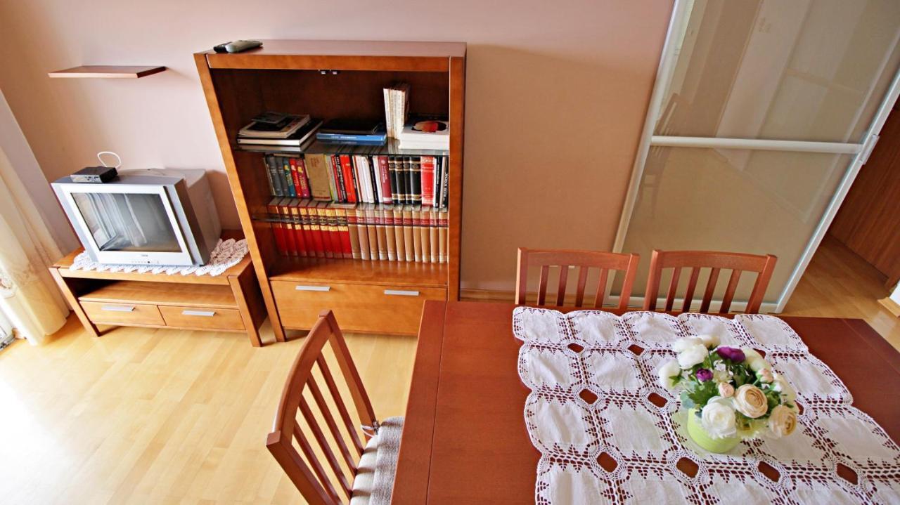 Apartment Ora Omiš Exteriör bild